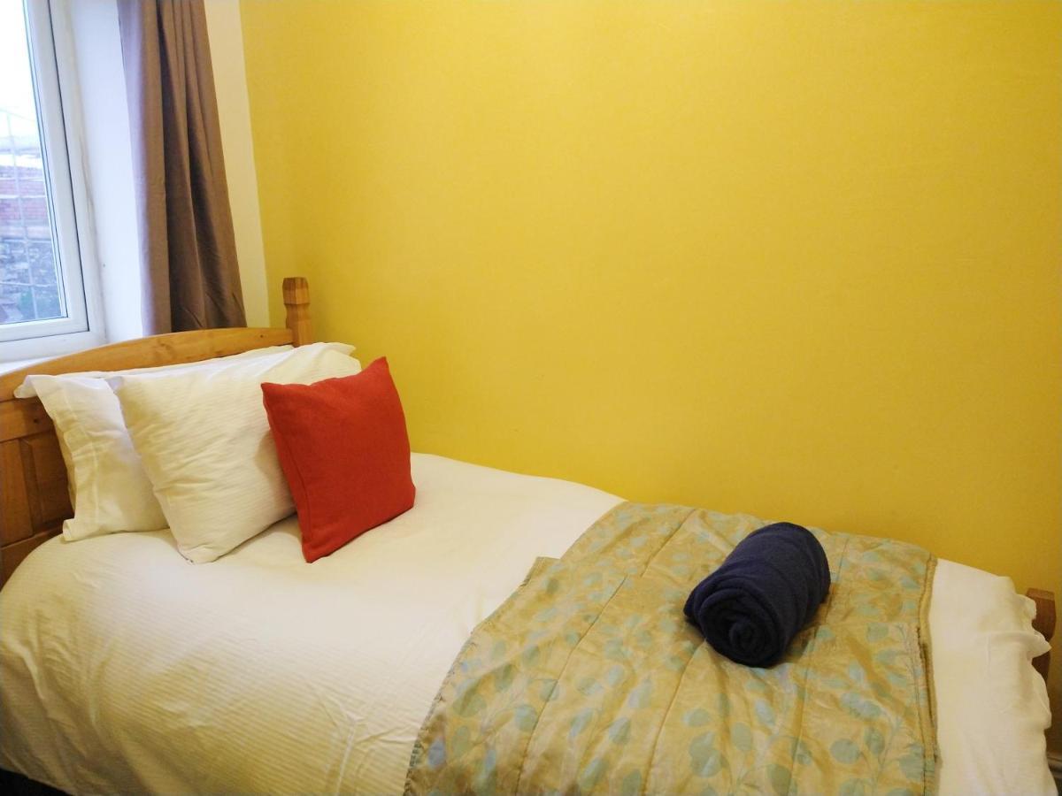 Derwent Street Apartment 2 - Self Contained - 2 Bed Self Catering Apartment Workington Bagian luar foto